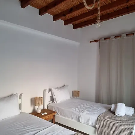 Anthoula Paros Náousa