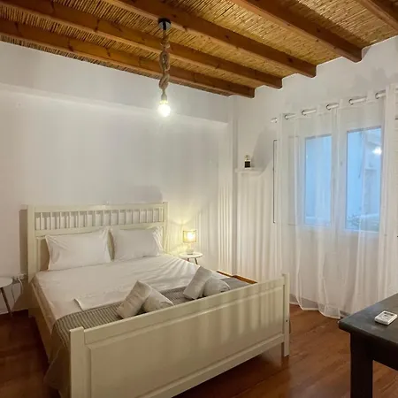 Anthoula Paros * Naousa