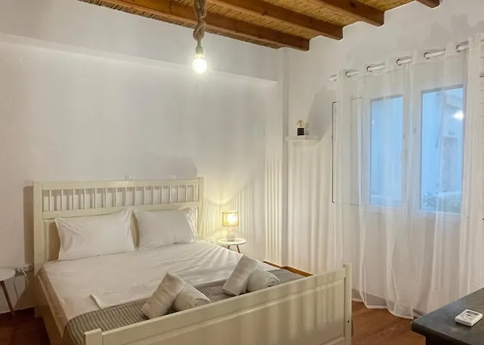 Anthoula Paros * Naousa